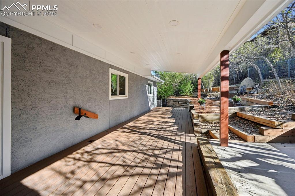 Image 37 of 50: Deck