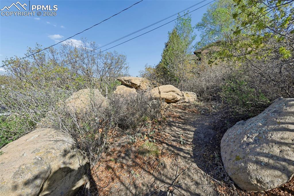 Image 42 of 50: cool rock formations
