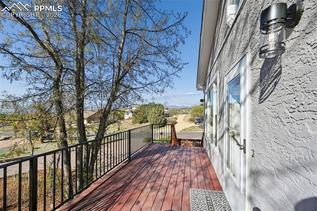 Image 46 of 50: Deck