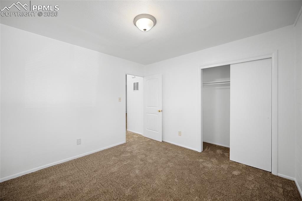 Image 11 of 20: Bedroom