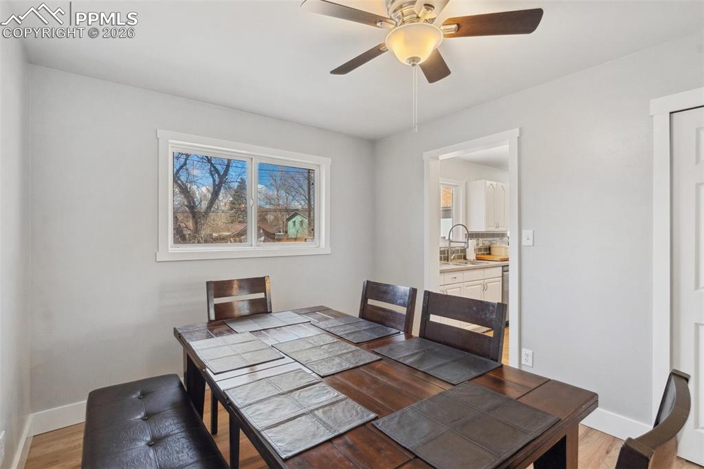 Image 16 of 43: Dining Area