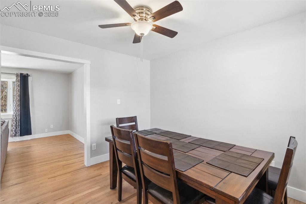 Image 17 of 43: Dining Area