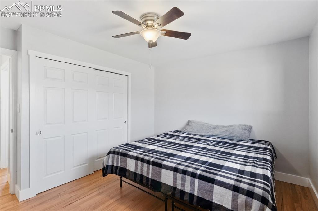 Image 27 of 43: Bedroom