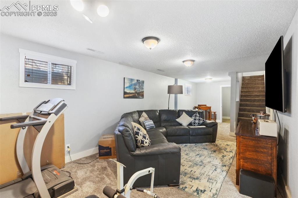 Image 29 of 43: Living Room