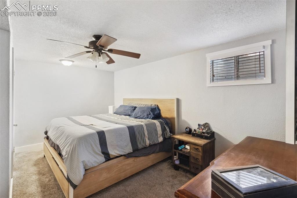 Image 34 of 43: Bedroom