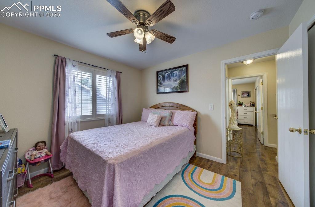 Image 13 of 29: Bedroom