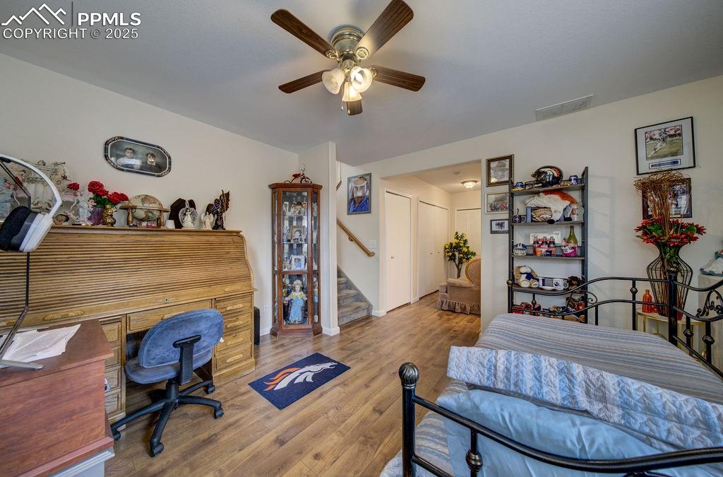 Image 16 of 29: Bedroom
