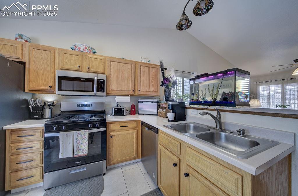 Image 6 of 29: Kitchen