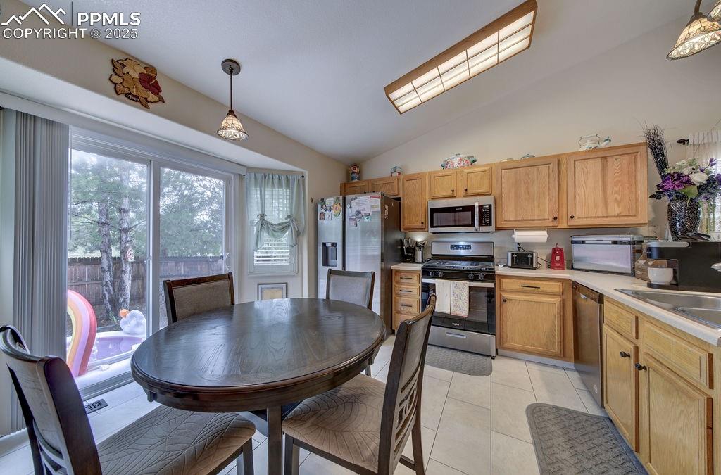 Image 8 of 29: Kitchen