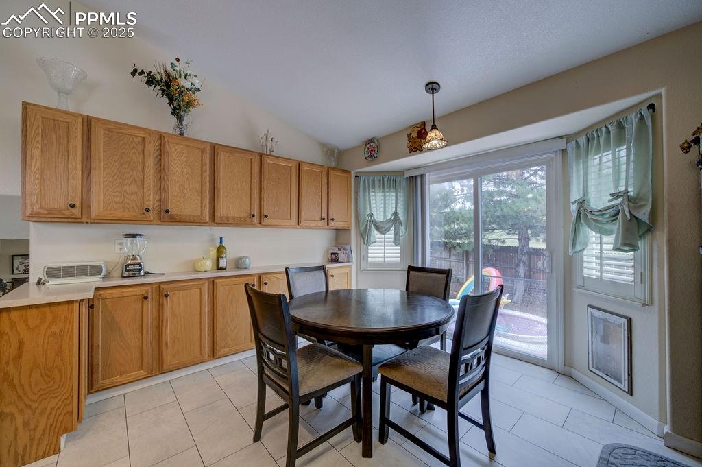 Image 9 of 29: Dining Area