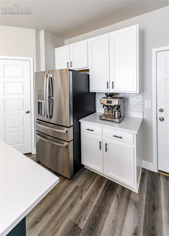 Image 17 of 45: Kitchen