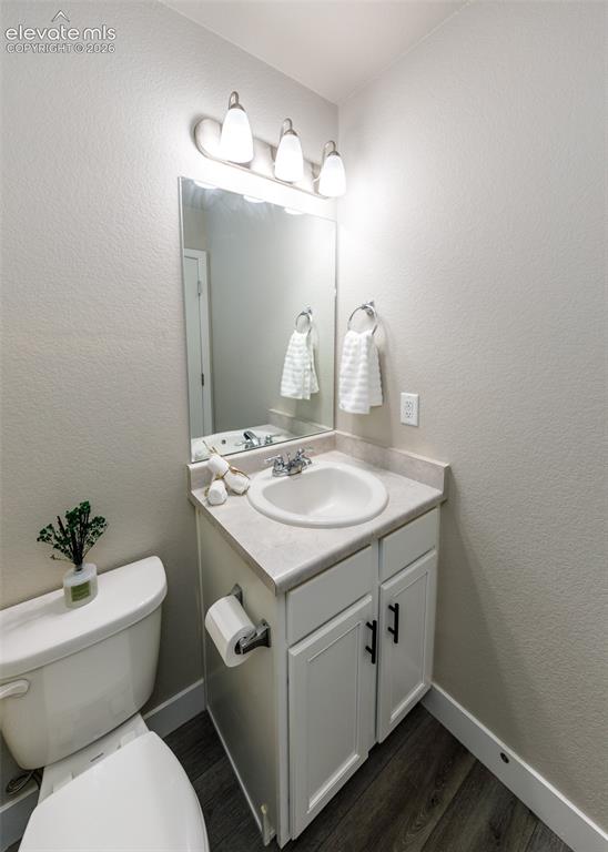 Image 25 of 45: Bathroom