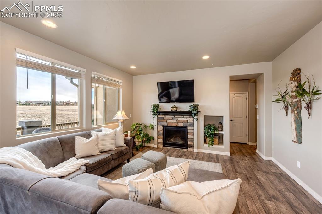 Image 13 of 45: Living Room