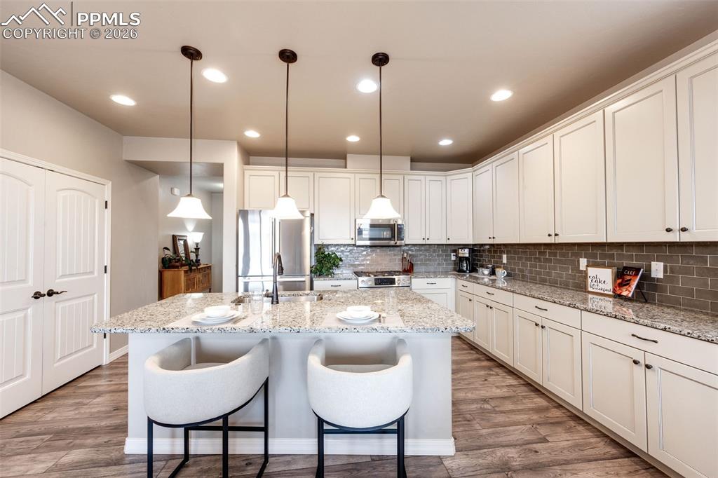 Image 8 of 45: Kitchen