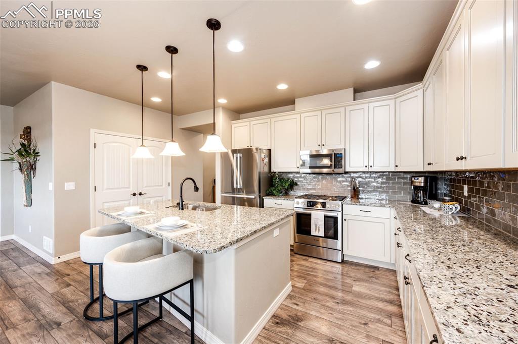 Image 9 of 45: Kitchen