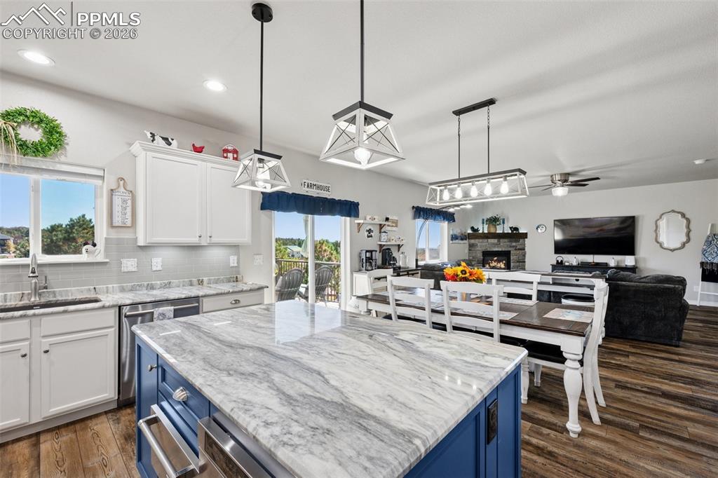 Image 11 of 50: Kitchen