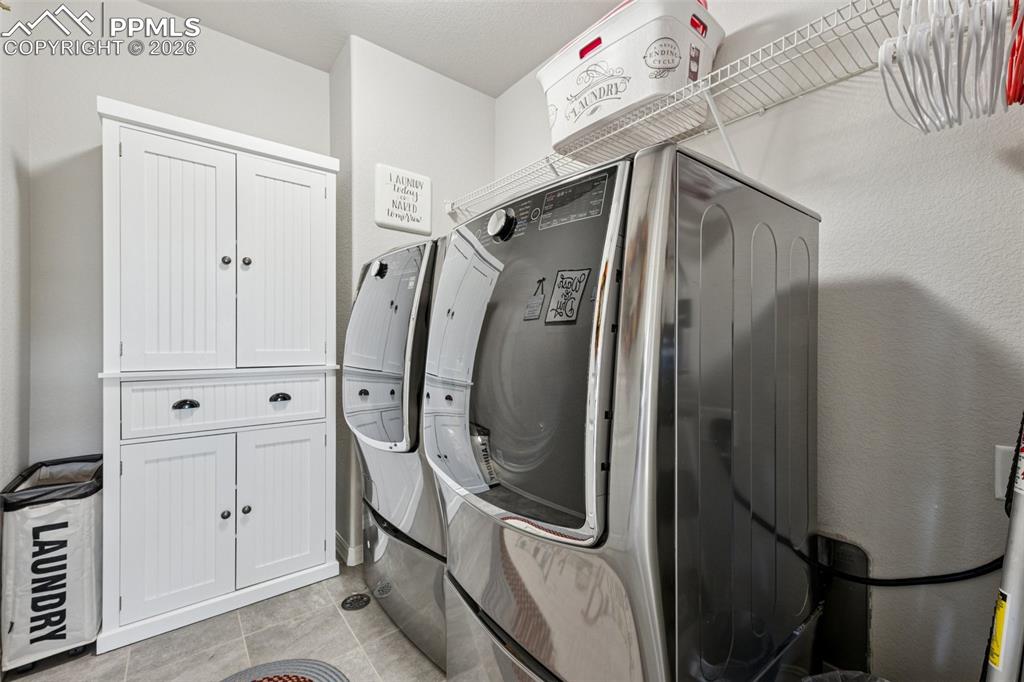 Image 23 of 50: Laundry