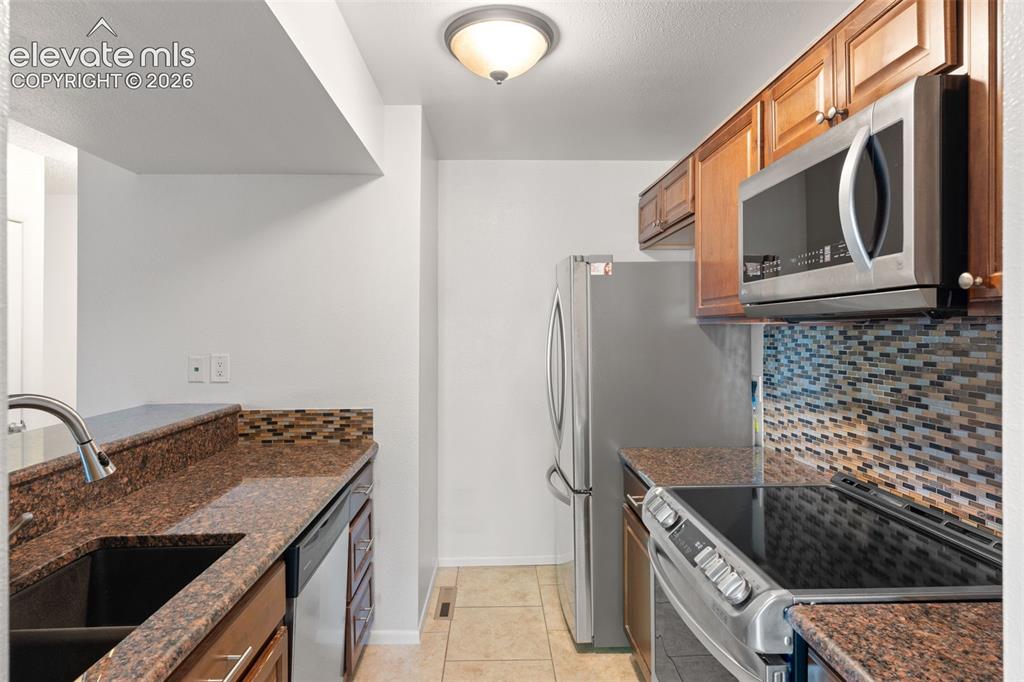 Image 12 of 29: Kitchen