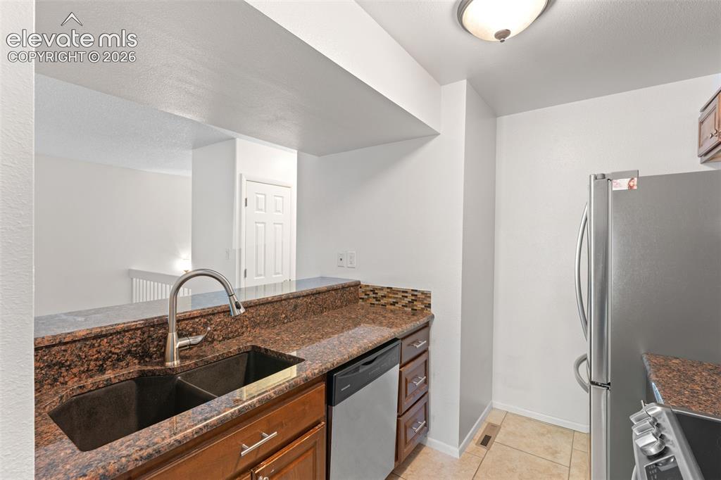 Image 13 of 29: Kitchen