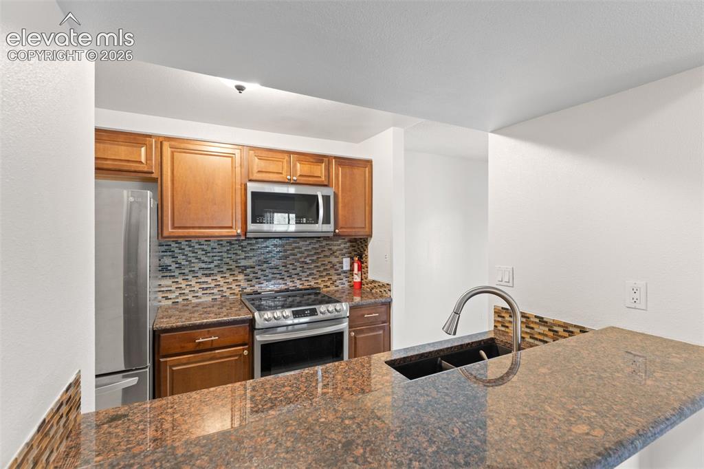 Image 15 of 29: Kitchen