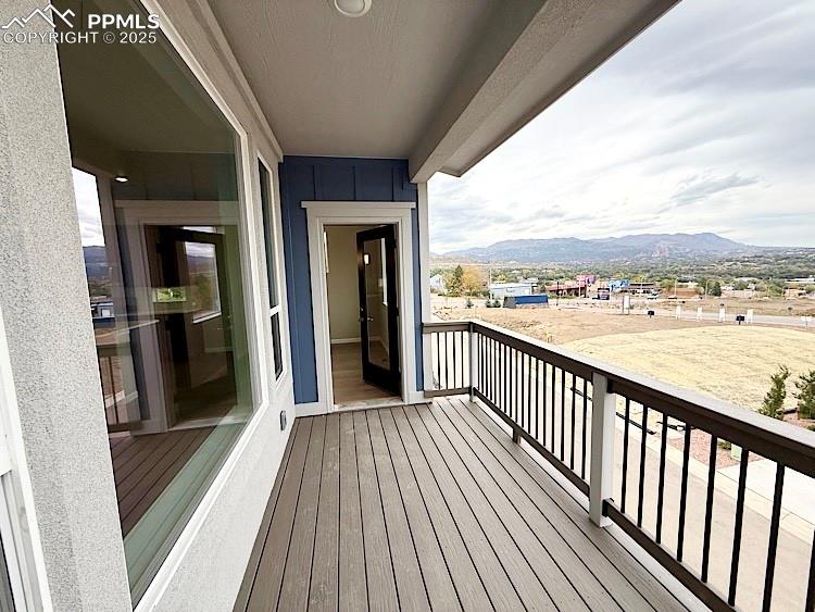 Image 11 of 30: Enjoy the Composite Covered Deck!
