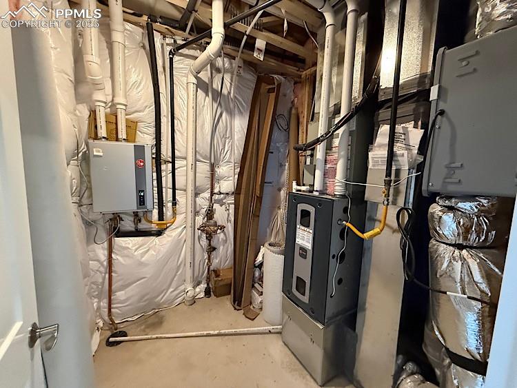 Image 41 of 46: 2 Car Tuck Under Alley Garage!