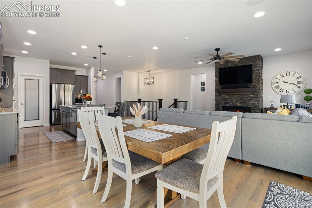 Image 11 of 41: Eat in dining area