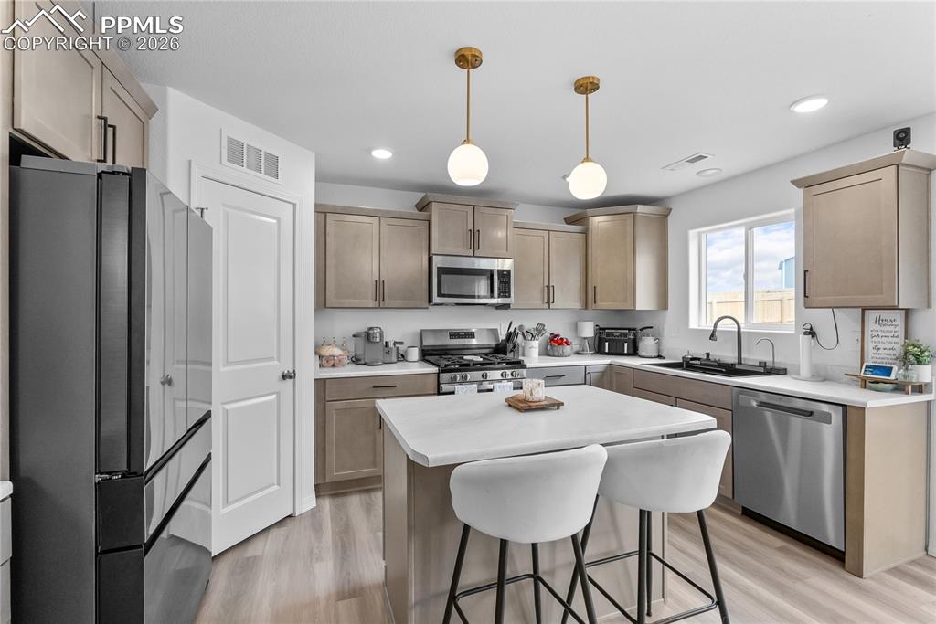 Image 11 of 31: Kitchen