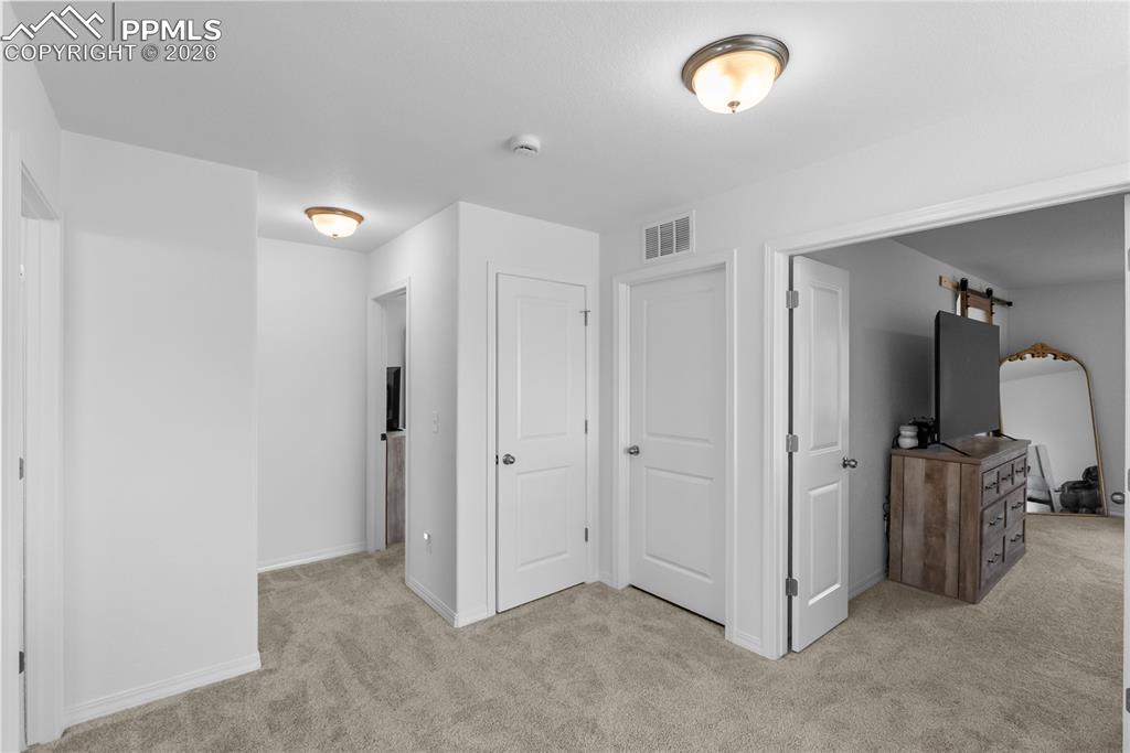 Image 24 of 31: Bedroom