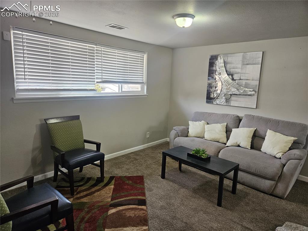 Image 11 of 13: Living Room