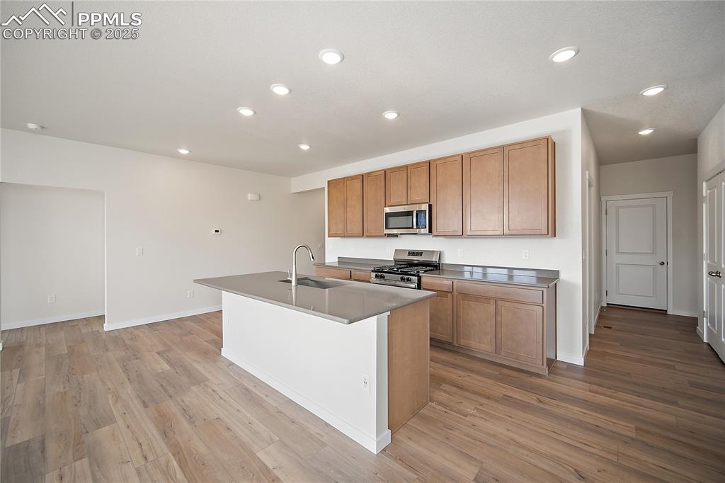 Image 12 of 38: Kitchen