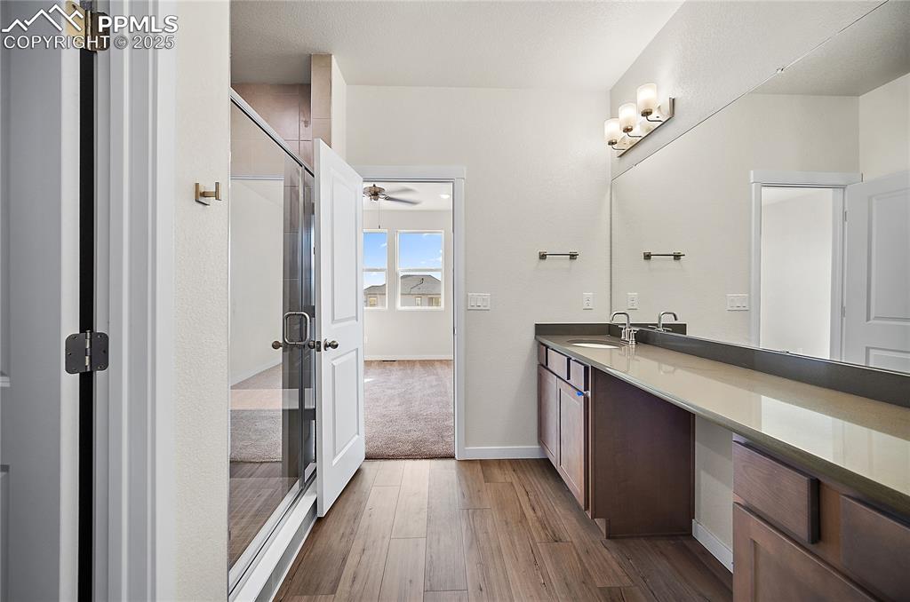 Image 27 of 38: Bathroom