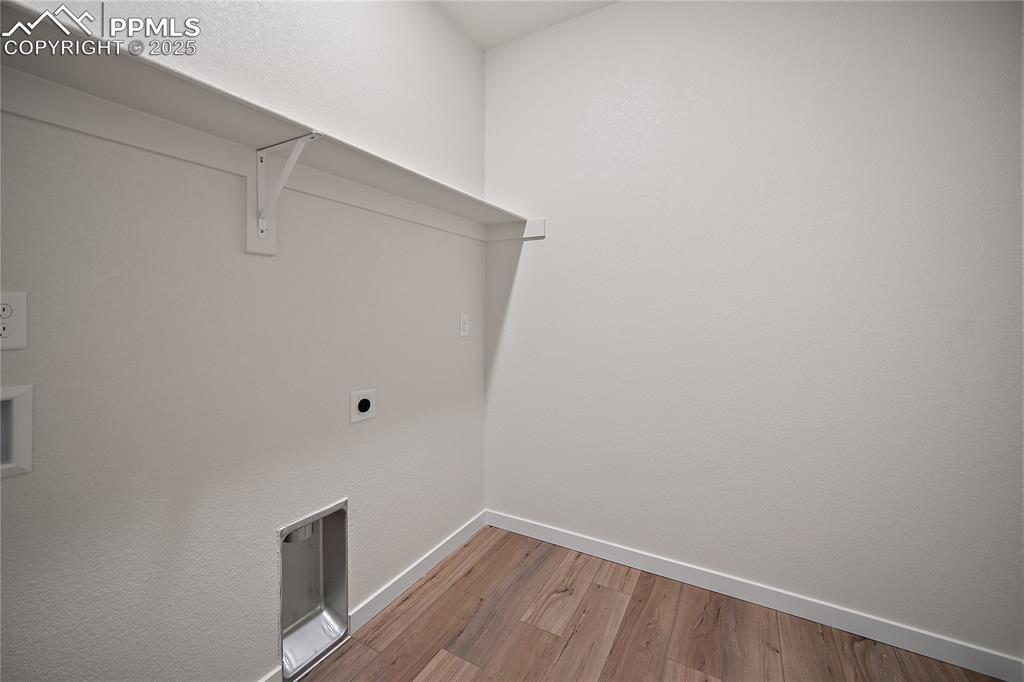 Image 9 of 38: Laundry