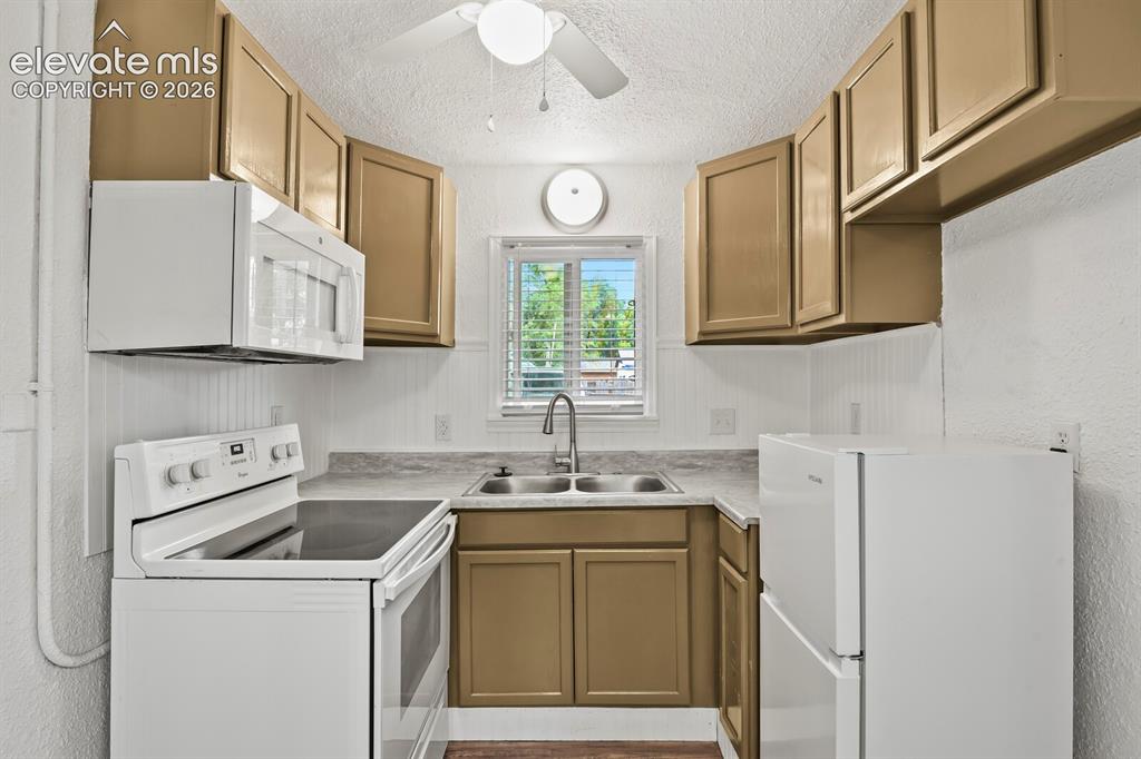 Image 37 of 47: ADU Kitchen
