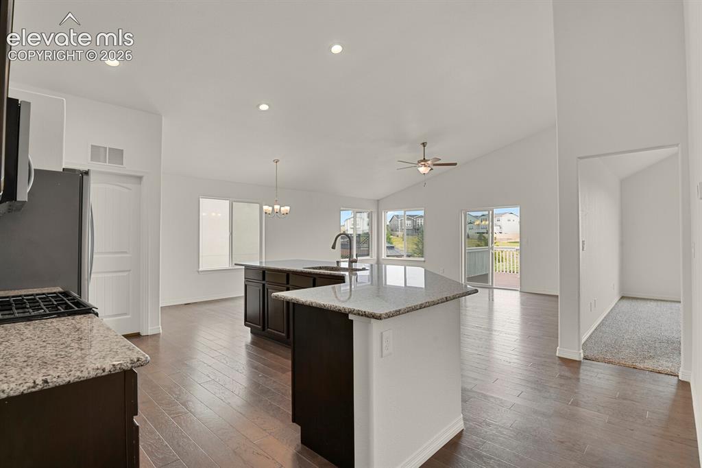 Image 2 of 18: Kitchen