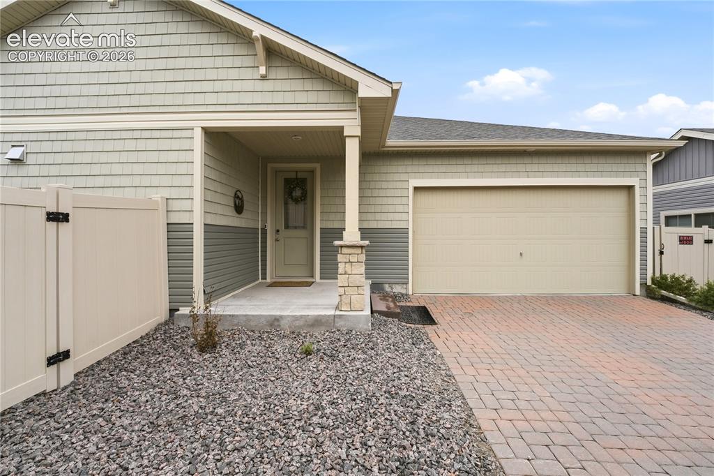 Caption: Perfectly positioned home at end of culdesac like street.