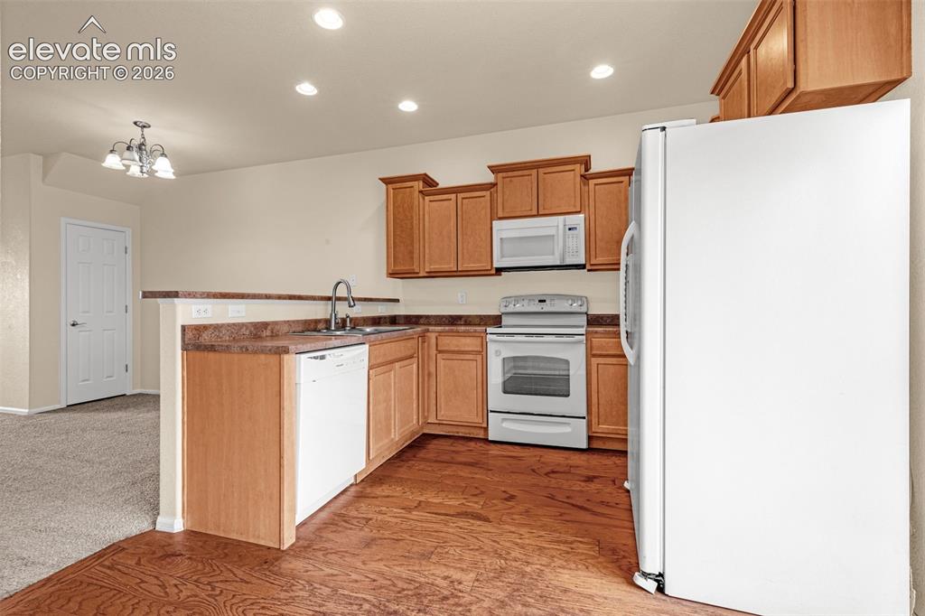 Image 10 of 36: Kitchen