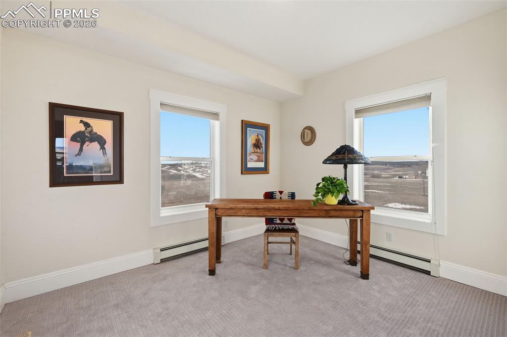 Image 17 of 46: Office