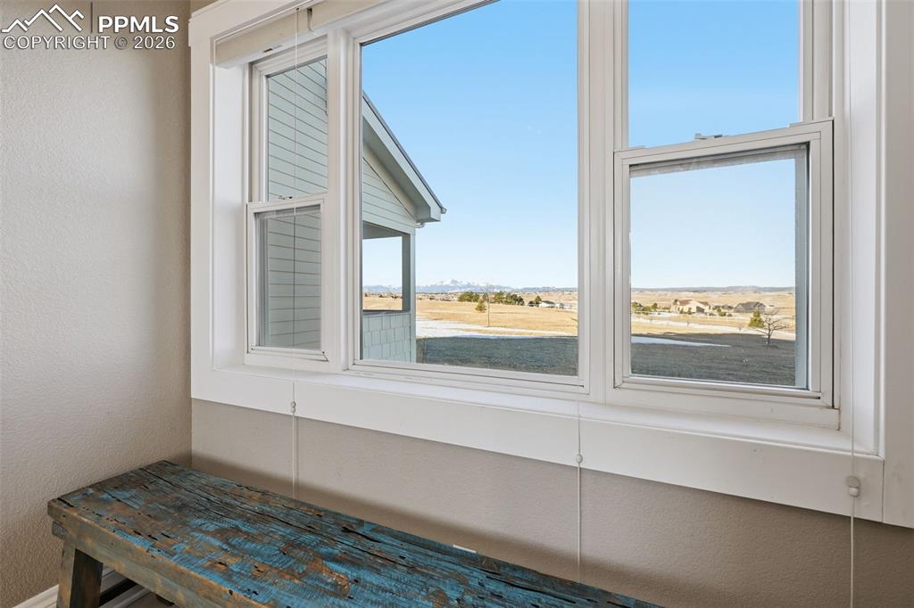 Image 18 of 46: mudroom window