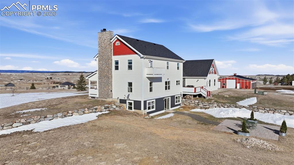 Image 3 of 46: Back of Structure