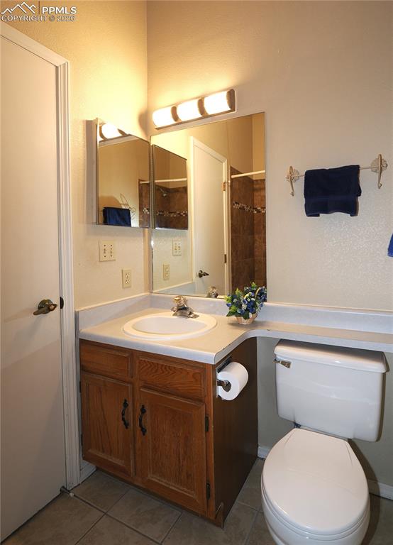 Image 23 of 35: Bathroom