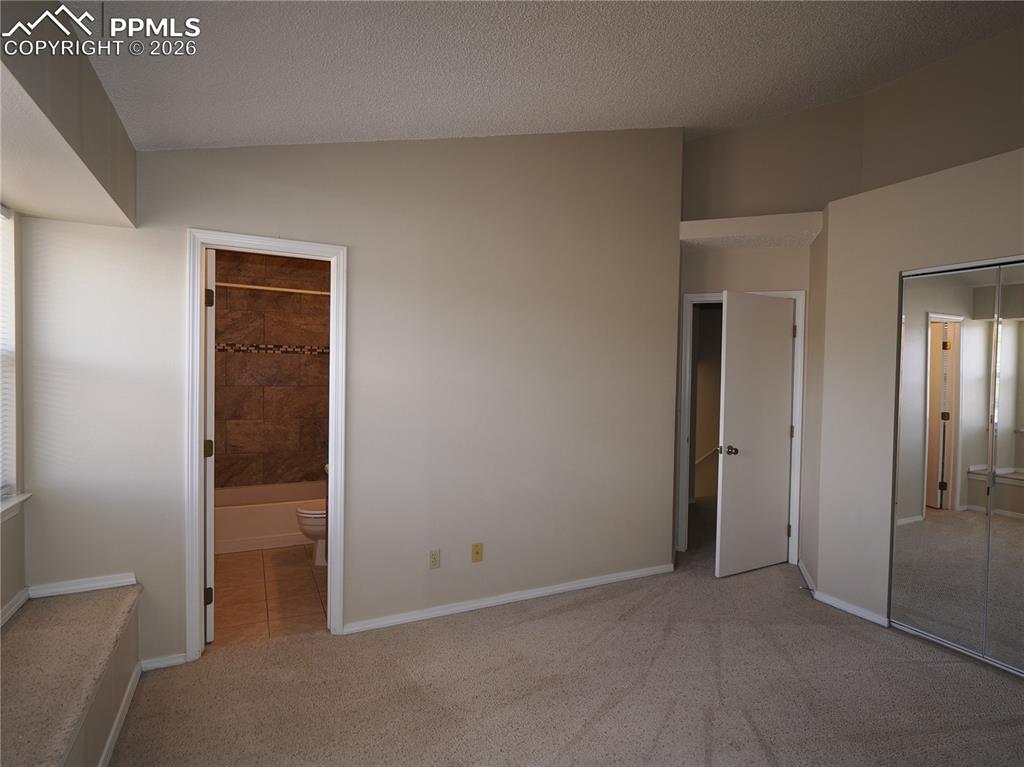 Image 29 of 35: Bedroom