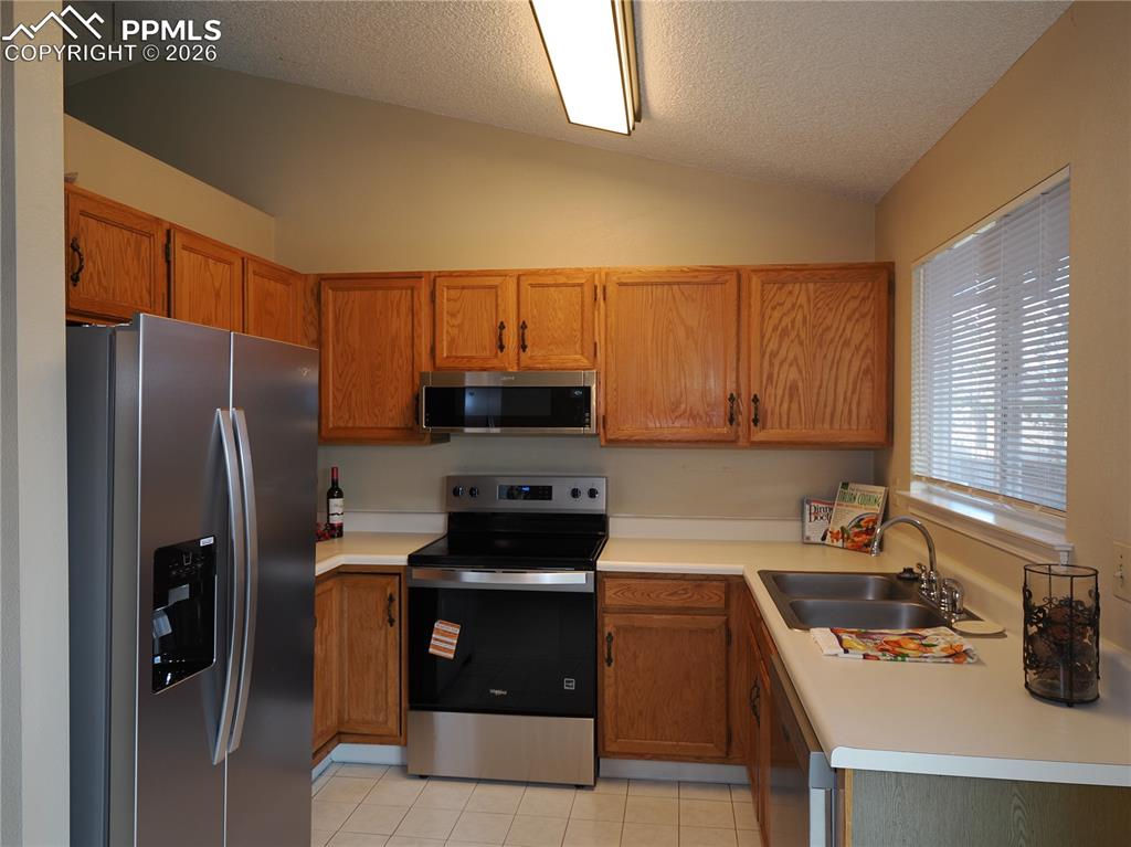 Image 8 of 35: Kitchen