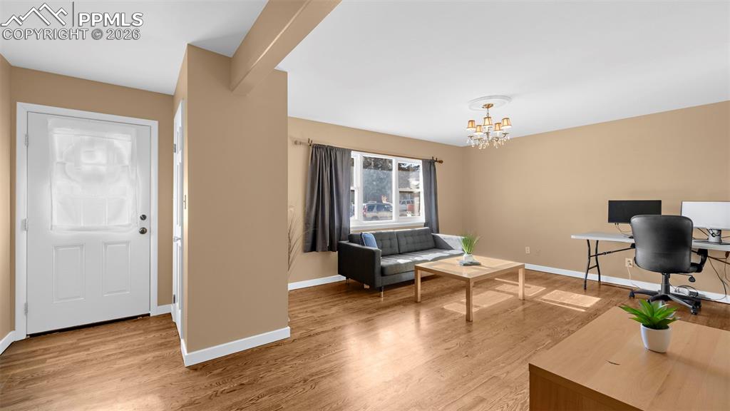 Image 14 of 38: Entry