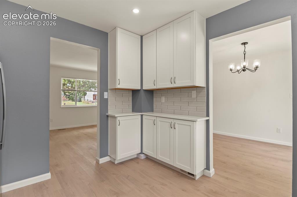 Image 12 of 32: Kitchen