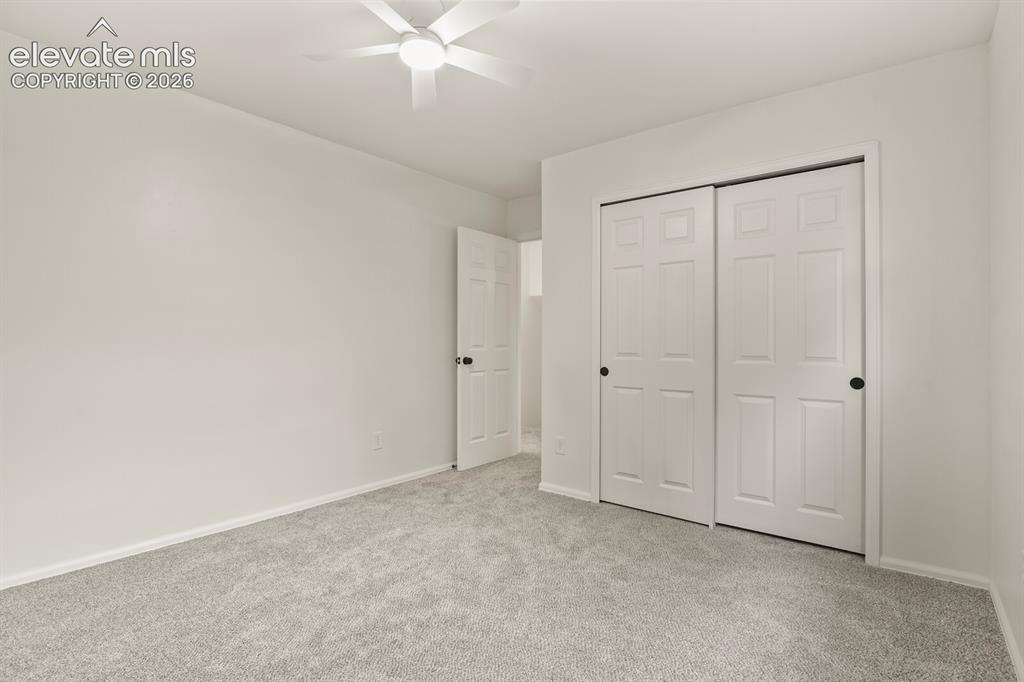 Image 14 of 32: Bedroom
