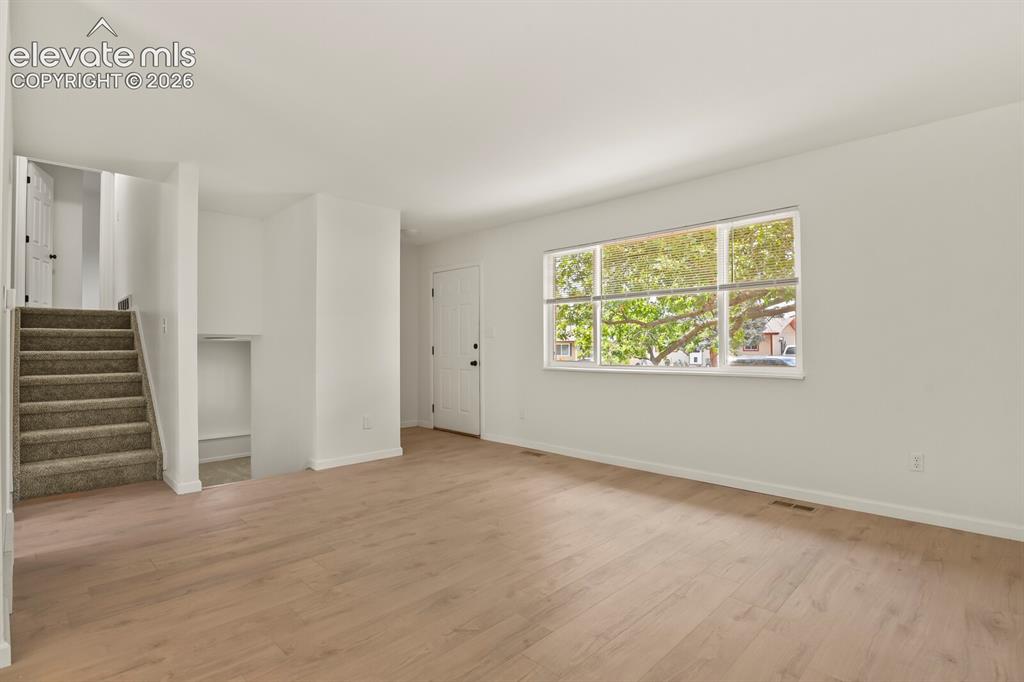Image 6 of 32: Living Room