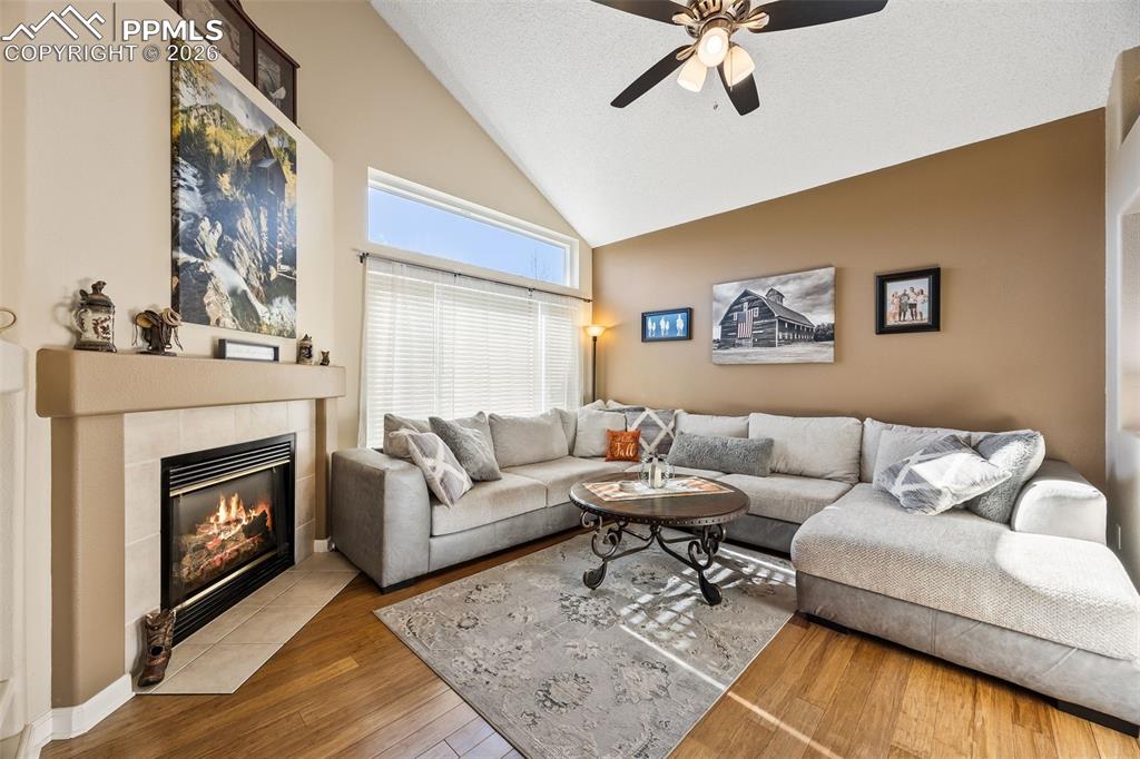 Image 10 of 35: Living Room