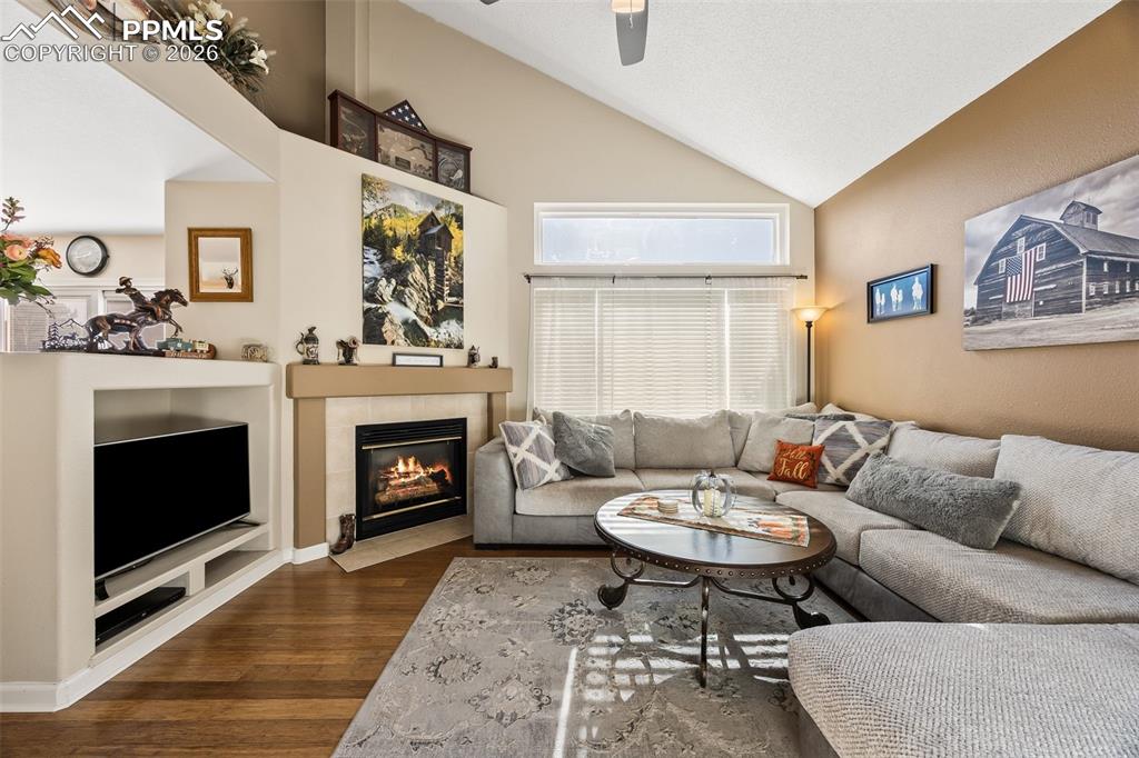 Image 11 of 35: Living Room