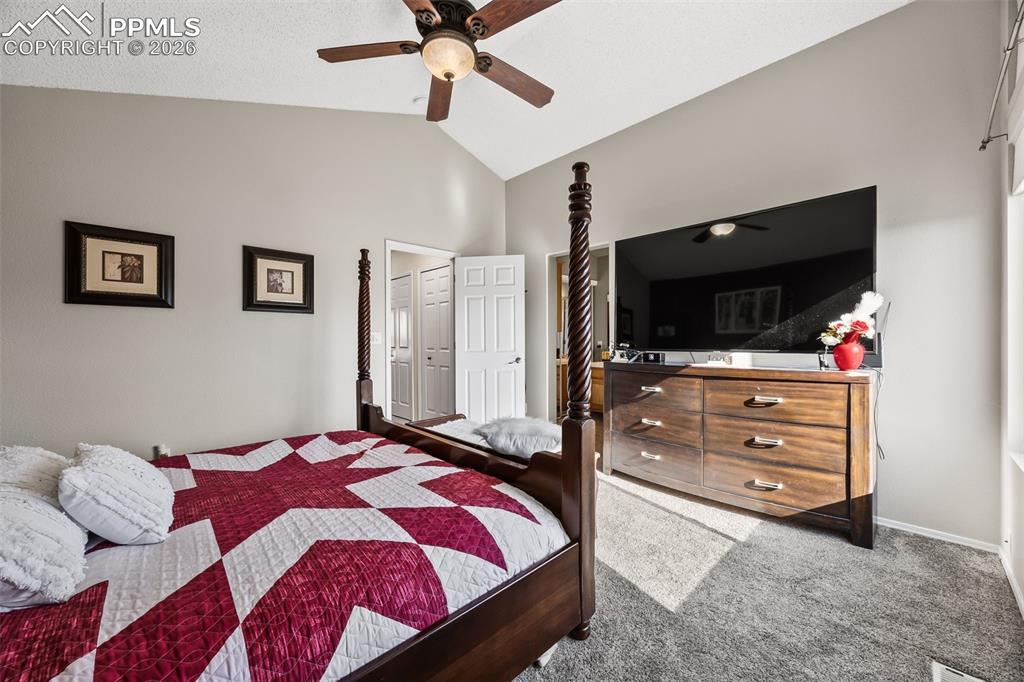 Image 23 of 35: Bedroom